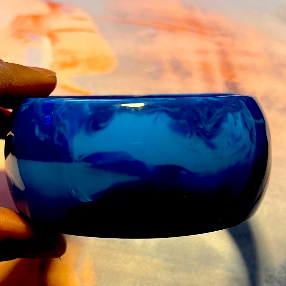 Blue bangle bracelet excellent condition